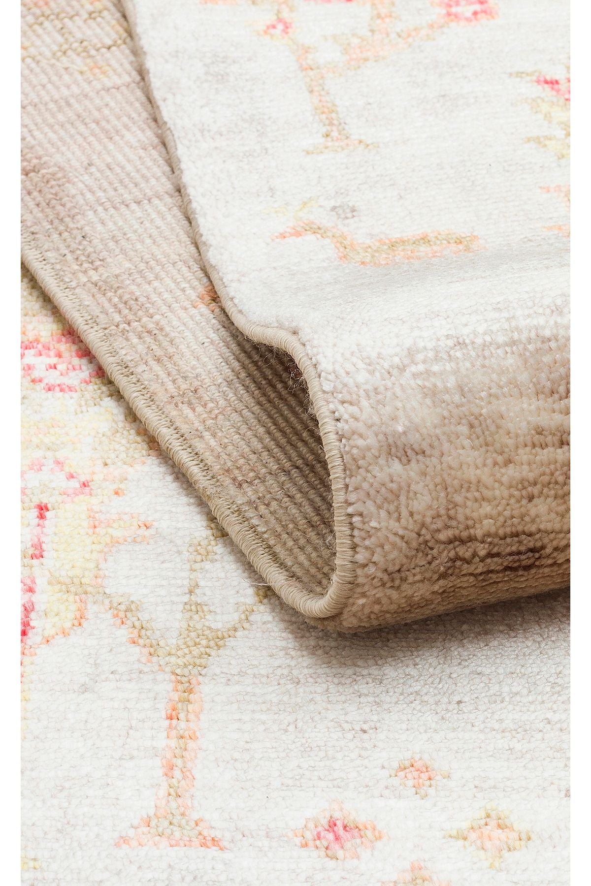 ZARA ZR 08 BEIGE AUTUMN halısının alternatif açıdan görünümü, kolay temizlenebilir yüzeyi ile teknoloji ve tasarımı birleştiriyor.