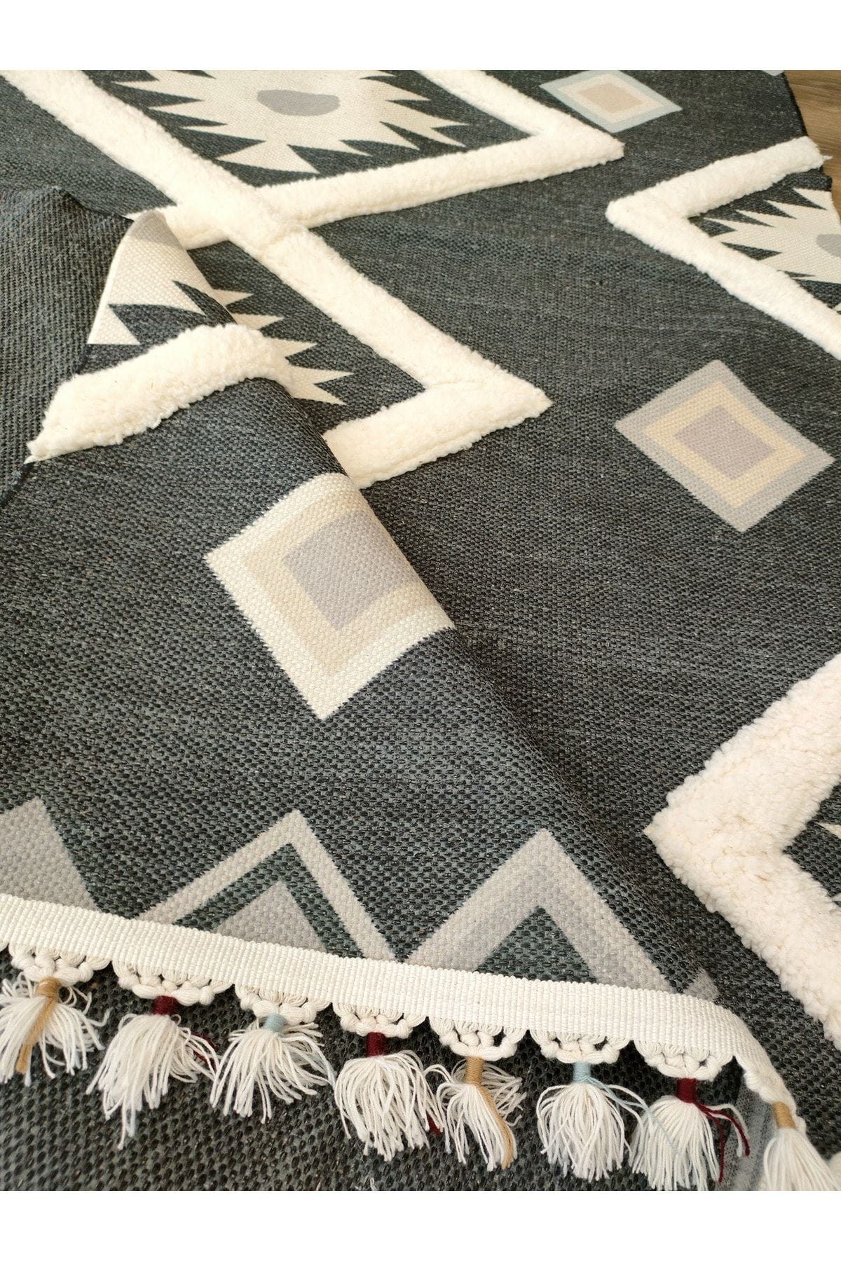 Tafting Kilim Serisi Üzeri Peluşlu Dokuma Taban Dekoratif Kilim