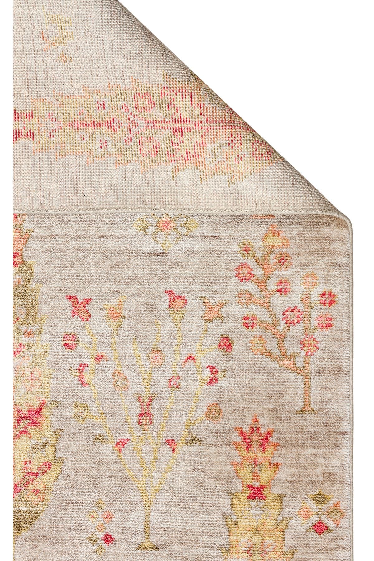 ZARA ZR 08 BEIGE AUTUMN halısının yakından görünümü, modern Uşak tasarımı ve TENCEL™ malzemesi ile.