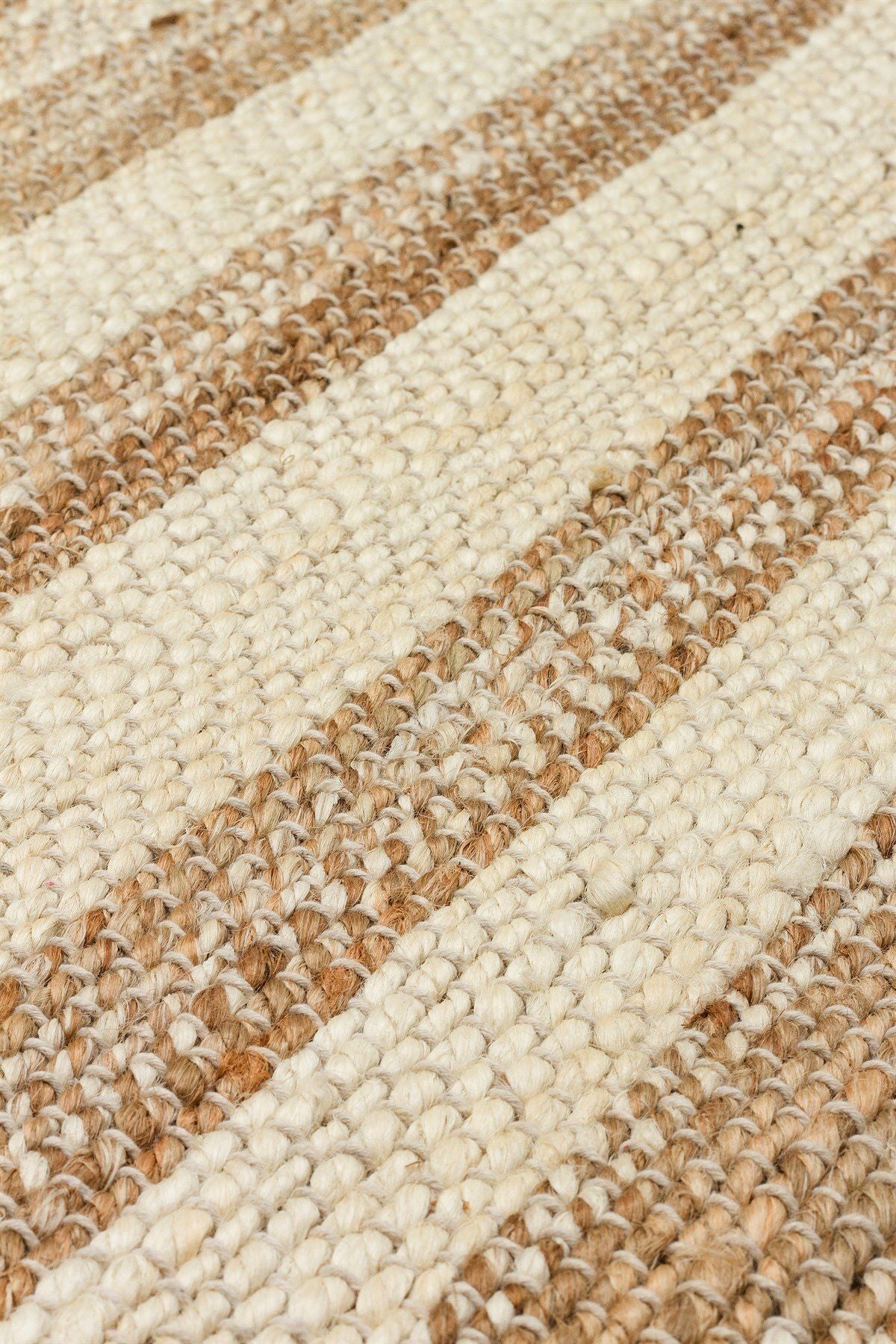 Echo Ech 11 Natural White Xw El Dokuma Naturel Jüt Hasır Halı - Ekolojik ve doğal görünüm arayanlar için ideal bir seçenek.