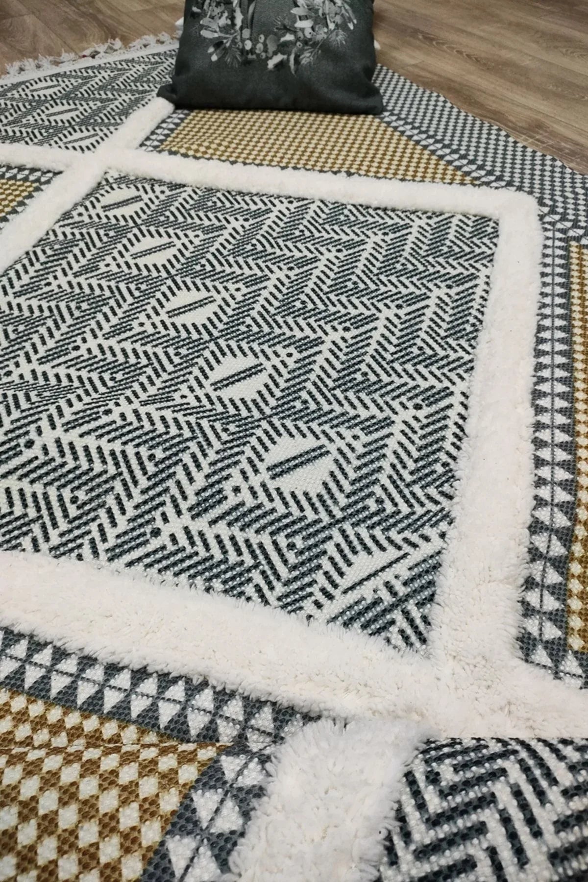 Tafting Kilim Serisi Üzeri Peluşlu Dokuma Taban Dekoratif Kilim - HALI VAGONU