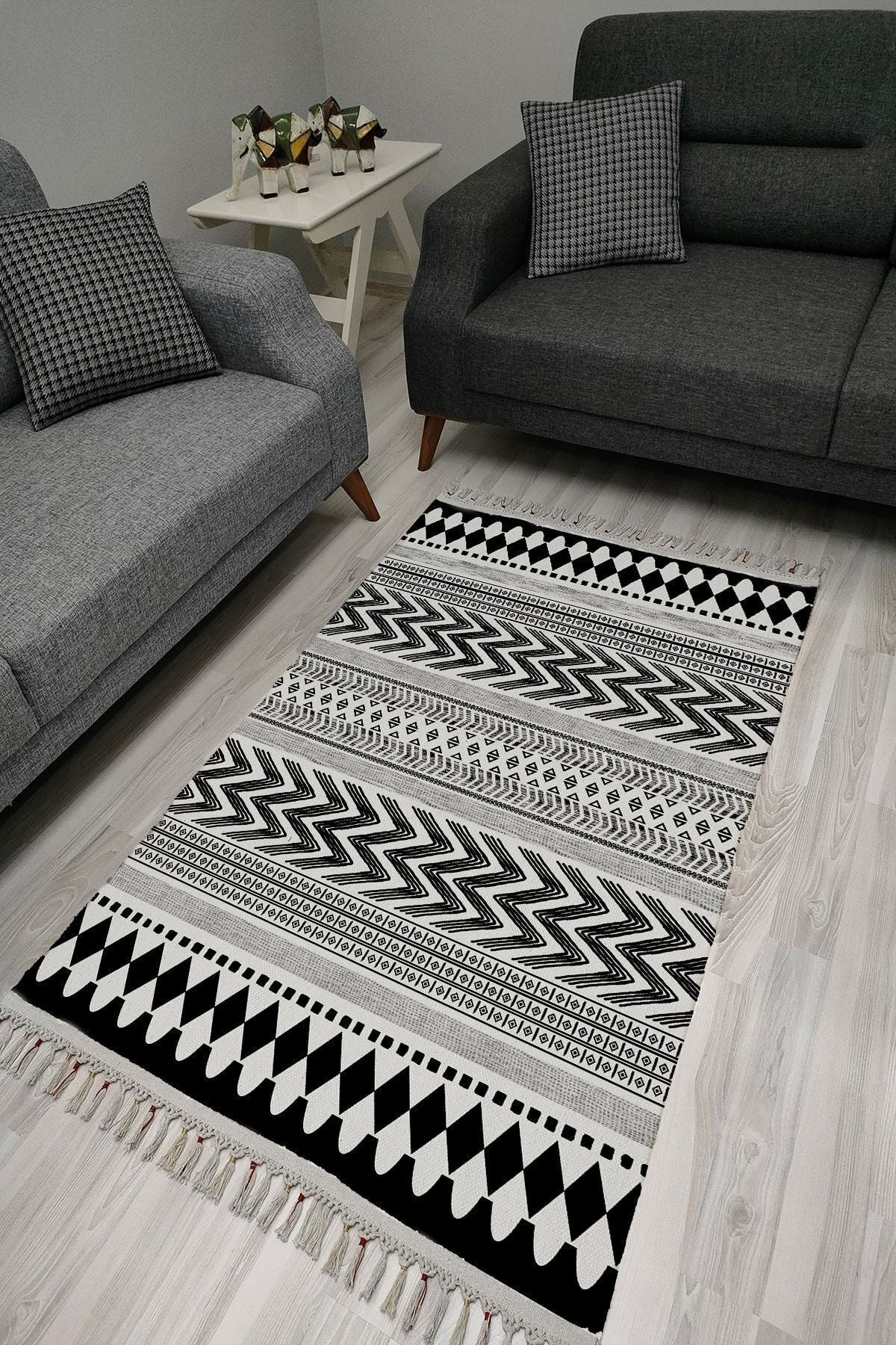 Cotton Serisi Siyah Beyaz Iskandinav Eskitme Desenli Dekoratif Dokuma Taban Kilim