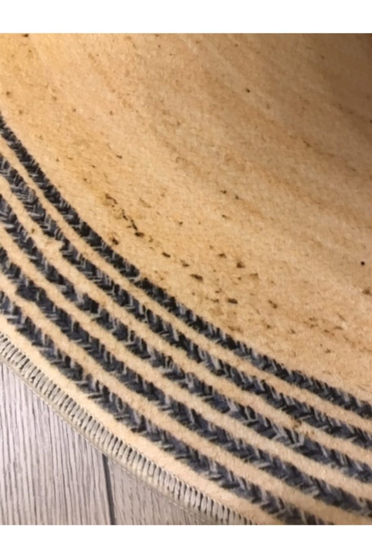 Bej Jüt Efektli Dijital Baskılı Yuvarlak Halı Jute07, özel yapım pamuk dokuma taban ile dayanıklı bir kullanım sunan, makinede yıkanabilen estetik halı.