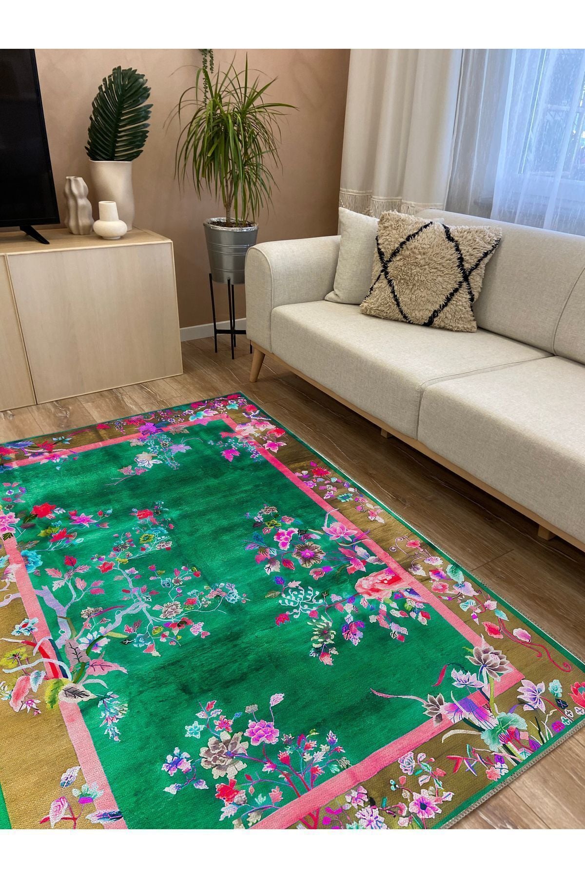 Halı Vagonu 79 Yeşil Tonlarında Çiçek Temalı Dekoratif Salon Halısı Saçaklı Yıkanabilen Halı