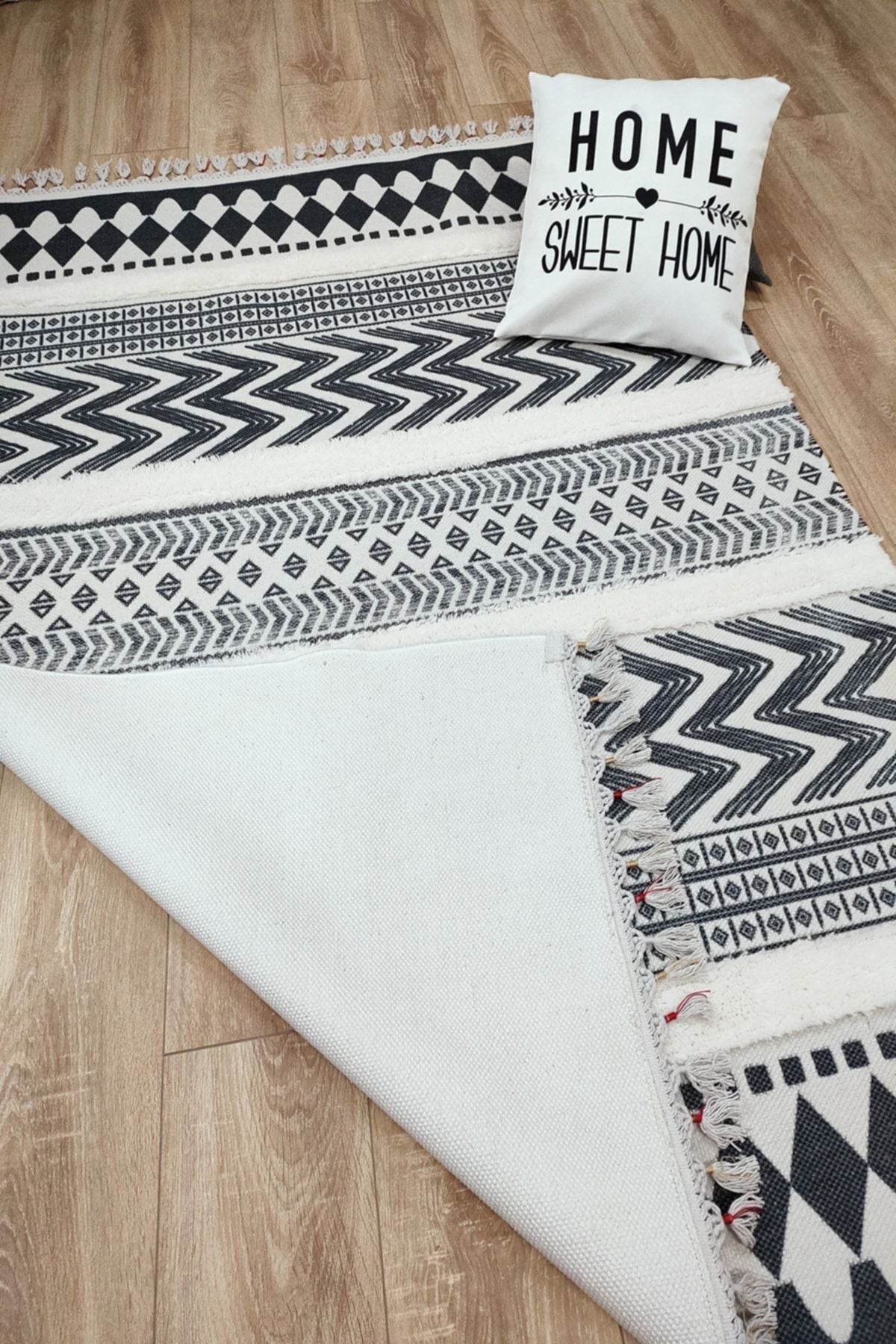 Tafting Kilim Serisi Üzeri Peluşlu Dokuma Taban Dekoratif Kilim