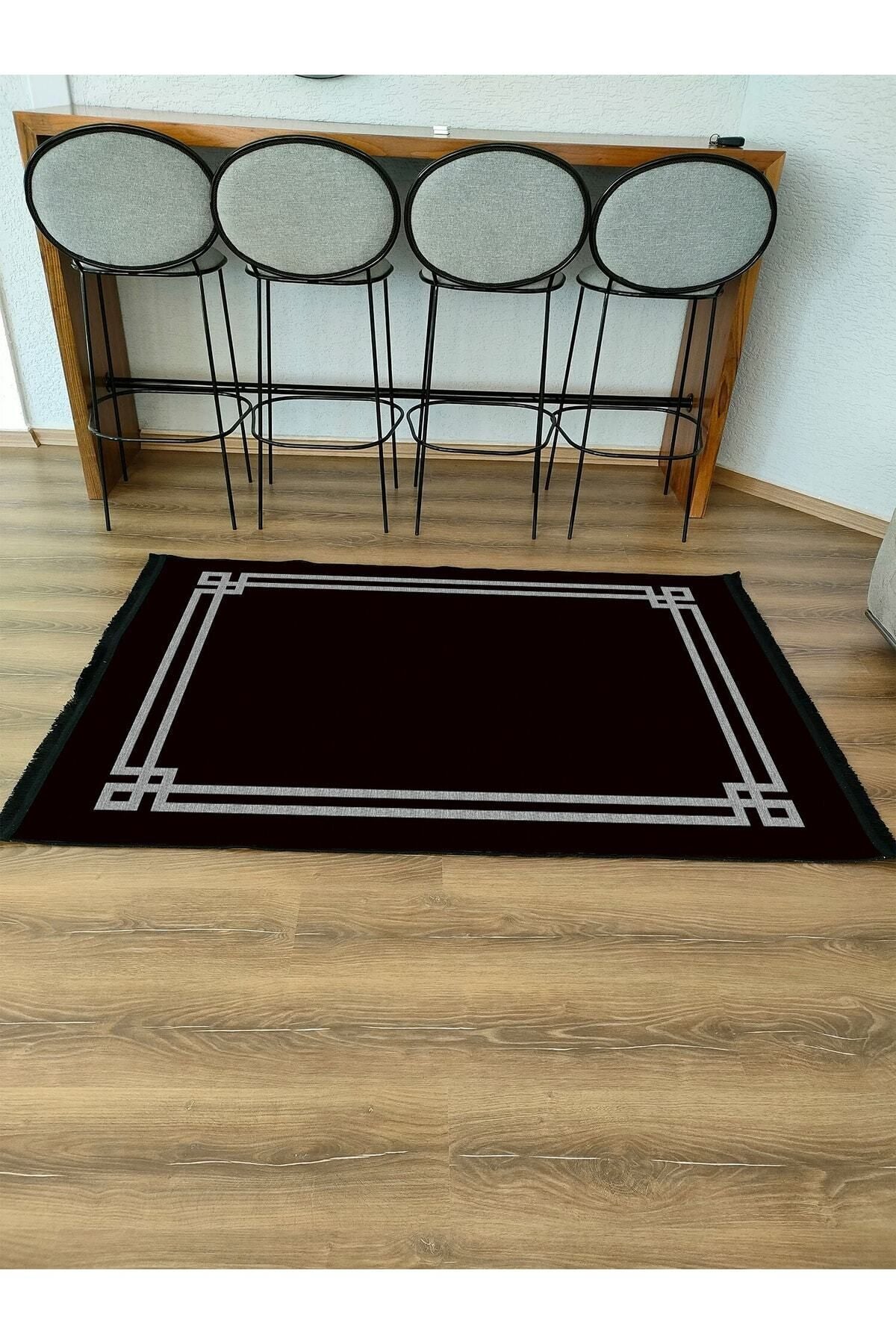 Halı Vagonu Serisi Siyah Beyaz Çerçeveli Etnik Ve Geometrik Desen Kaymaz Taban Şönil Halı