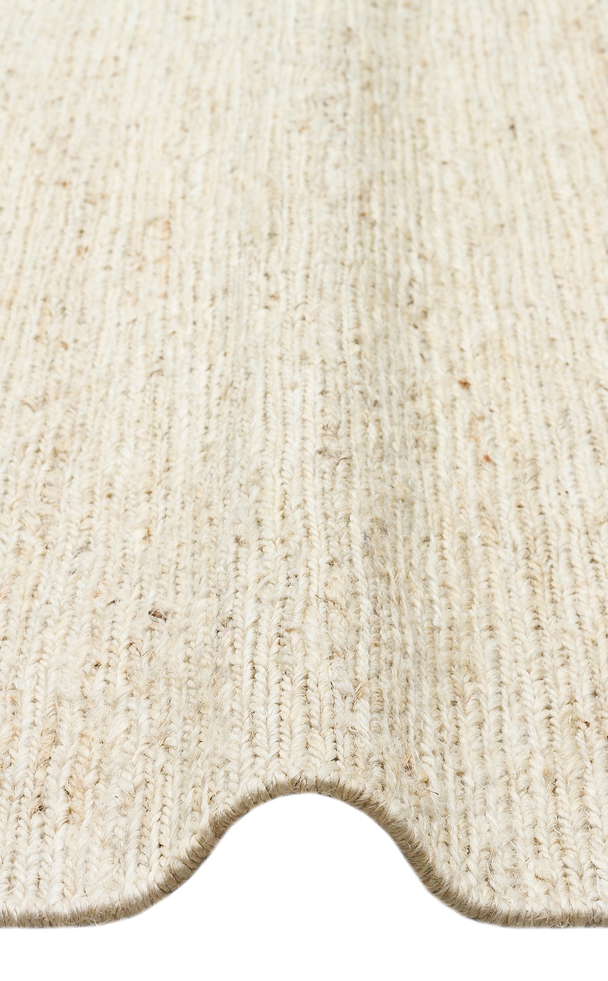 Soumak SMK Plain Ivory Örgülü Naturel Kendir Halı, organik pamuk ve kendir malzemesi ile lezzetli bir yaşam alanı oluşturur.
