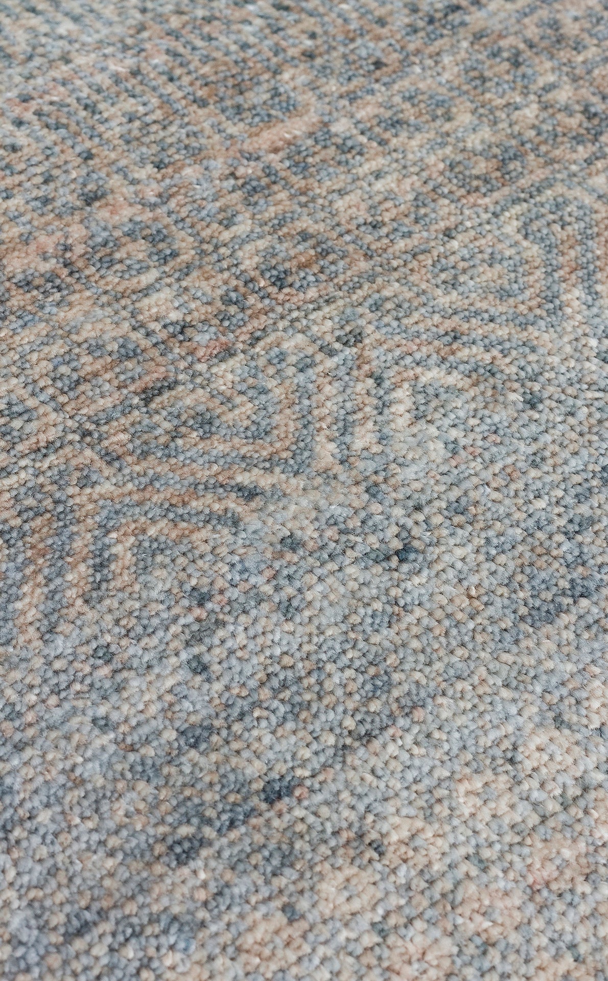 Tabanda döşenmiş TAFTAN TF 08 SKY VİZON Pakistan Overdyed Tarzı Özel Hav Vermeyen Halı - Taftan Özel Tezgah Halısı