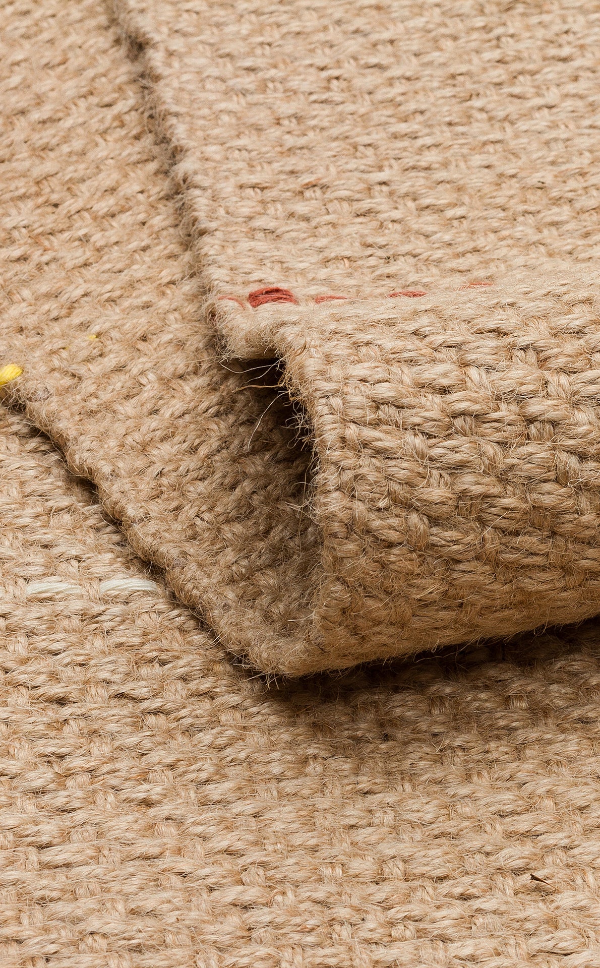 DELHİ DLH 01 Multy Jüt ve Pamuk ile Üretilen Çift Taraflı Modern Kilim, 2000 gr/m2 ağırlığıyla dayanıklı.
