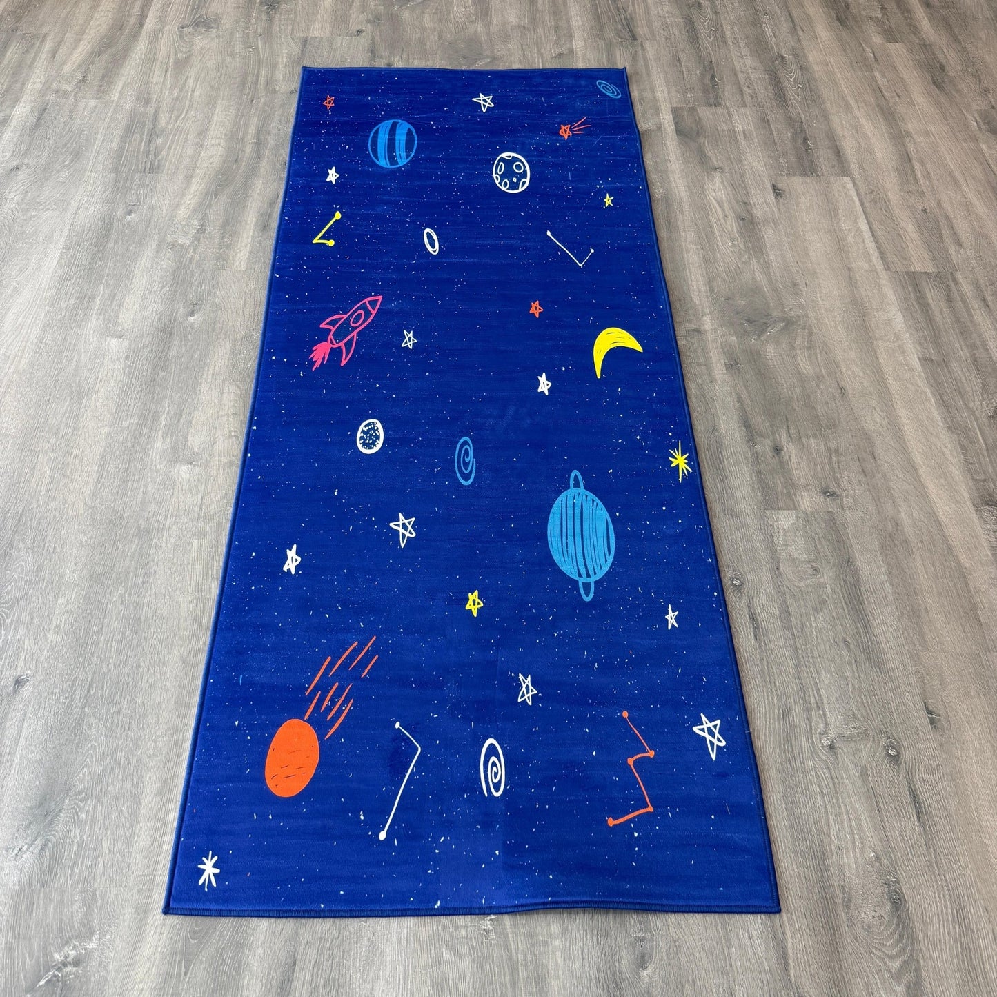 80x200 - 11mm Deri Taban Uzay Desenli Çocuk Halısı - HALI VAGONU