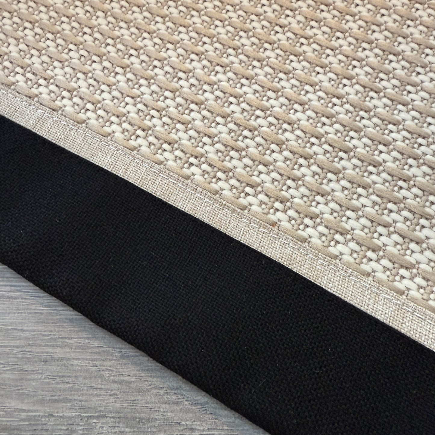 Siyah Krem Çift Kumaş Çerçeveli Krem Sisal Halı - El Yapımı, Dayanıklı, Modern Tasarım - HVSB08