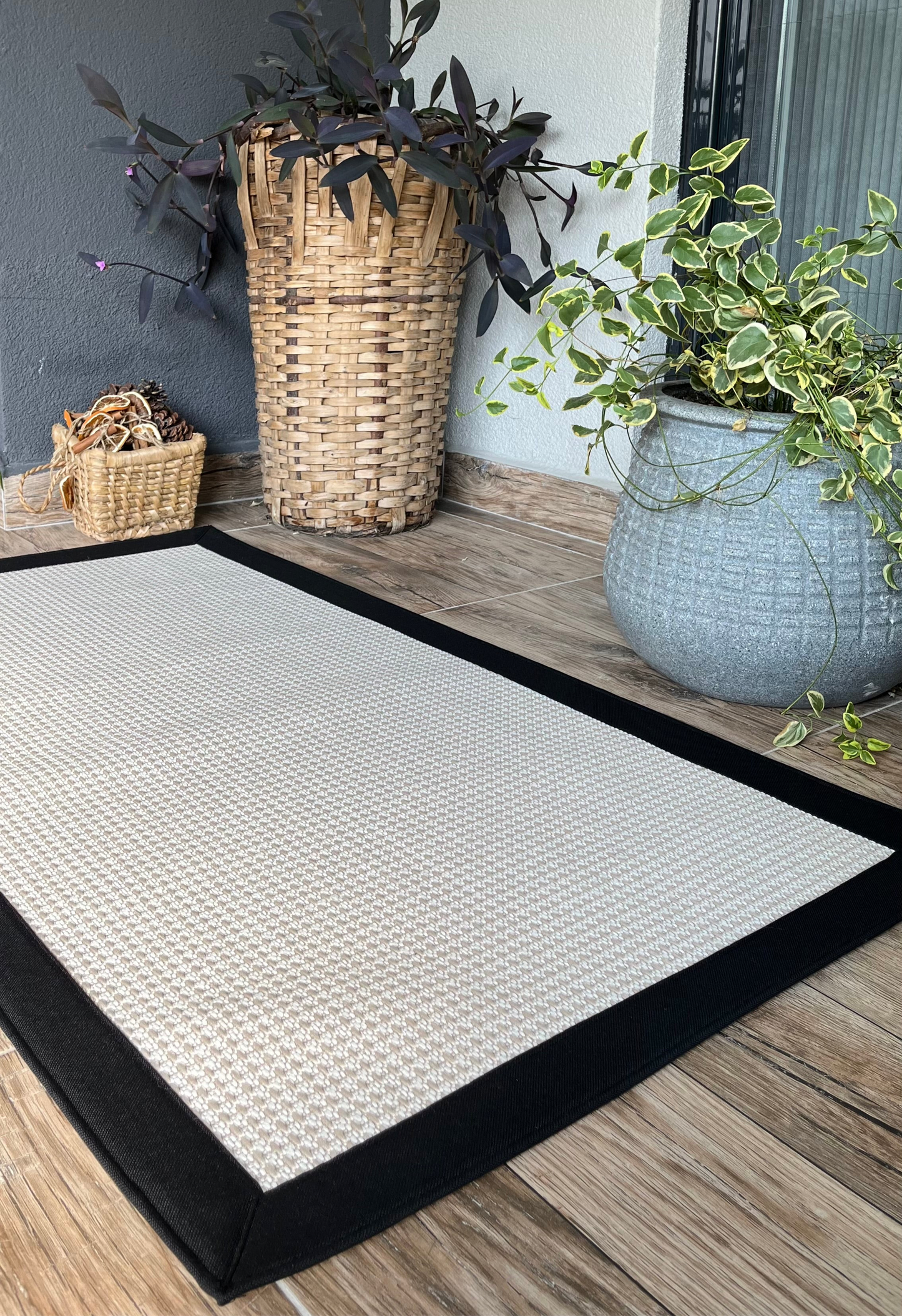Siyah Kumaş Bordürlü Krem Sisal Halı - El Yapımı, Dayanıklı, Modern Tasarım - HVSB01