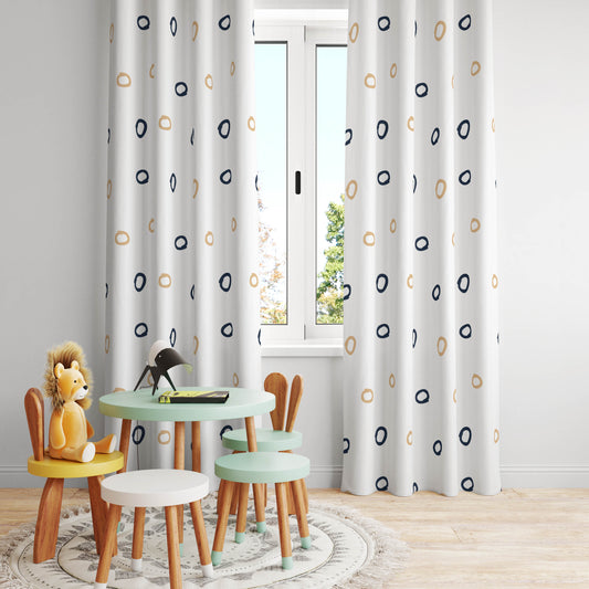 Halı Vagonu HV125 Puantiyeli Çocuk Odası Kadife Kumaş Fon Perde, genç odaları için şık ve modern bir seçenek olarak, sempatik puantiye deseni ile dikkat çekiyor.