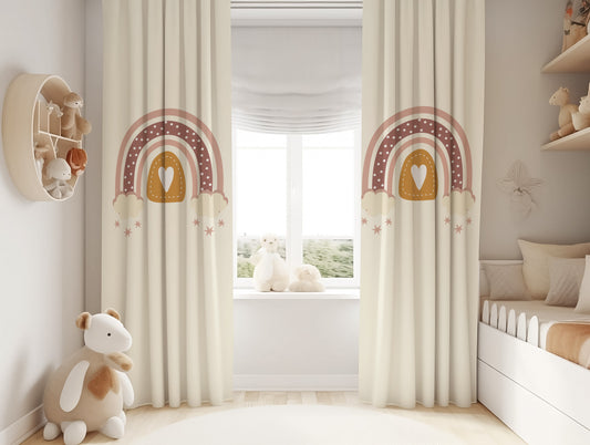 Halı Vagonu HV243 Gökkuşağı Desen Çocuk Odası Kadife Kumaş Fon Perde, renkli ve eğlenceli tasarımıyla çocuk odalarına neşe katıyor. Çocuk Odası Fon Perde.