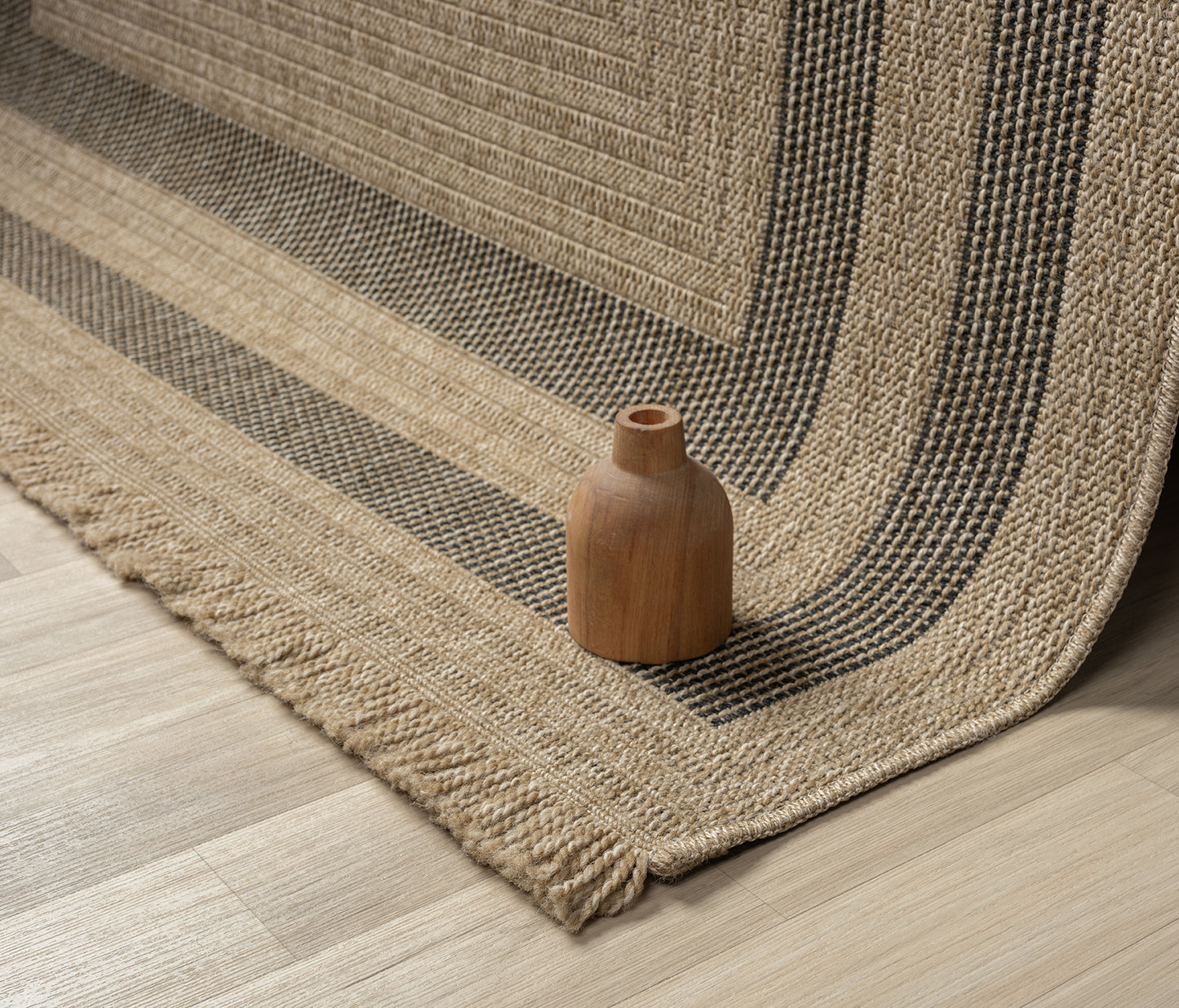 Halı Vagonu Botswana 668 Siyah Sisal Halı - Şık ve modern tasarımla iç mekan ve dış mekan kullanımı için ideal sisal halı.