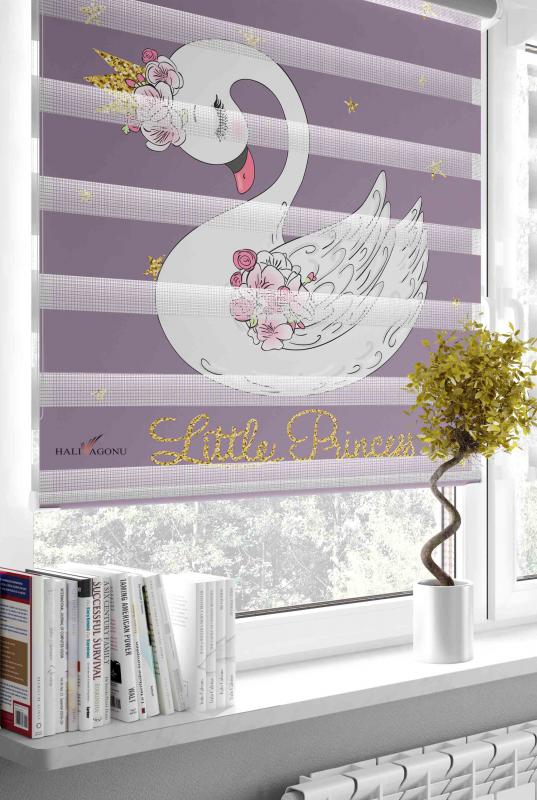 HV361 Kuğulu Zebra Perde, şık tasarımı ve işlevselliği ile ev dekorasyonuna modern bir dokunuş katıyor. Gece gündüz özellikleri ile konfor sağlayan bu perde modeli, kaliteli polyester kumaşıyla uzun ömürlü kullanım sunar.