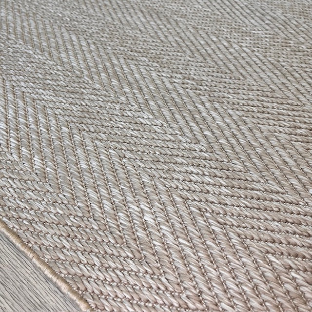 Elit Sisal halının üstten görünüşü, dokusu ve desenleri detaylı bir şekilde gözler önüne seriliyor.