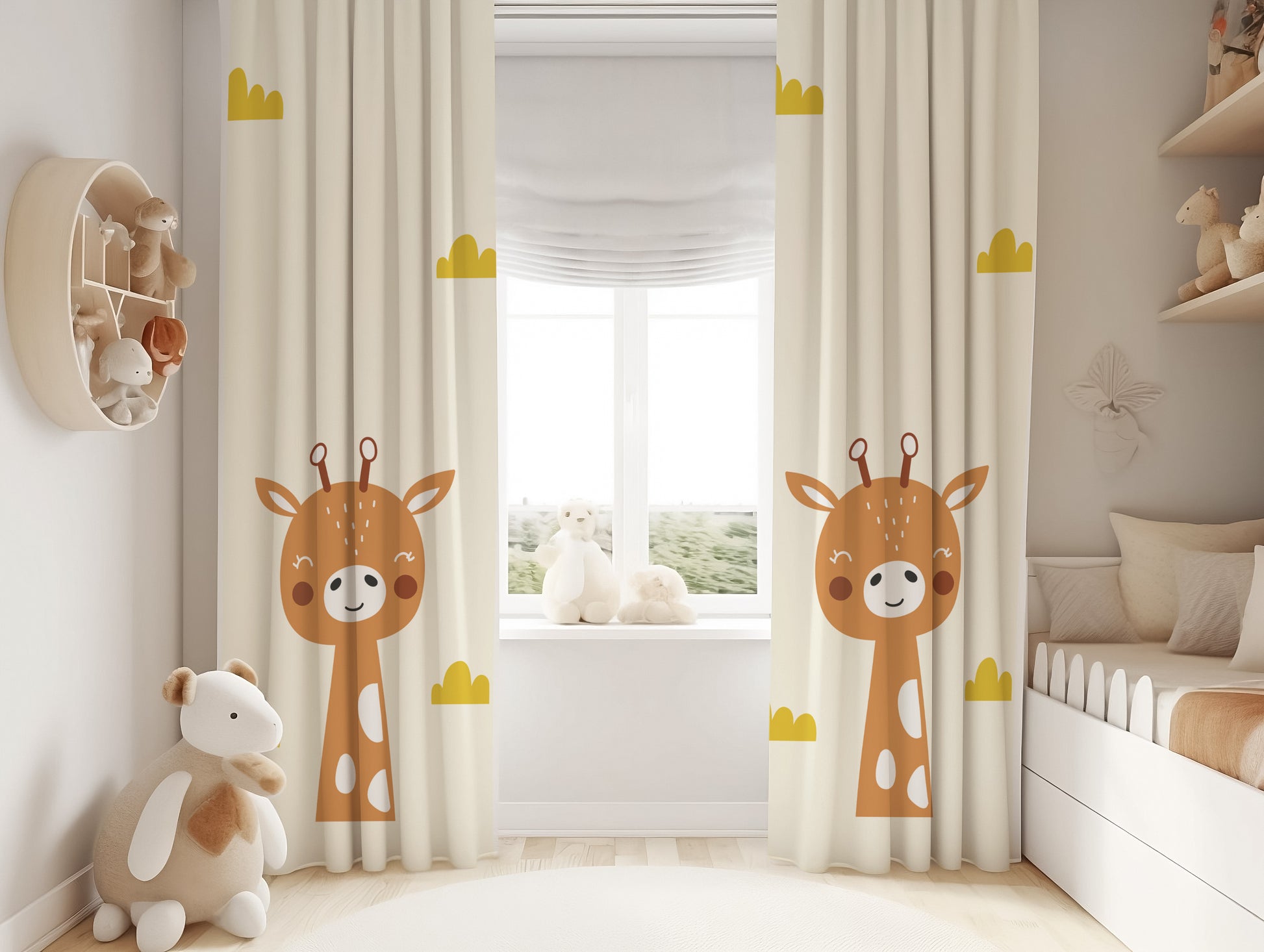 Halı Vagonu HV352 Sevimli Zürafa Desen Çocuk Odası Kadife Kumaş Fon Perde, çocuk odası dekorasyonu için ideal ve sevimli bir seçenek.