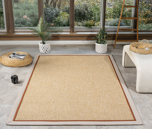 HALI VAGONU tarafından üretilen Krem Terracotta Çift Renk Kumaş Bordürlü Sisal Halı, şık ve modern görünümüyle bej sisal halı arayanlar için mükemmel bir seçimdir. Dayanıklı sisal halı, dekoratif sisal halı özellikleriyle evcil hayvan dostu ve kolay temizlenebilir. Bu el yapımı sisal halı, özellikle modern salon halısı ve ofis için halı olarak düşünülmeli.