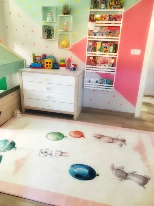 HV364 Balonlu Tavşanlı Pembe Çocuk Odası Halısı - Yumuşak, Kolay Temizlenebilir, 3 Kalite Seçeneği - HALI VAGONU