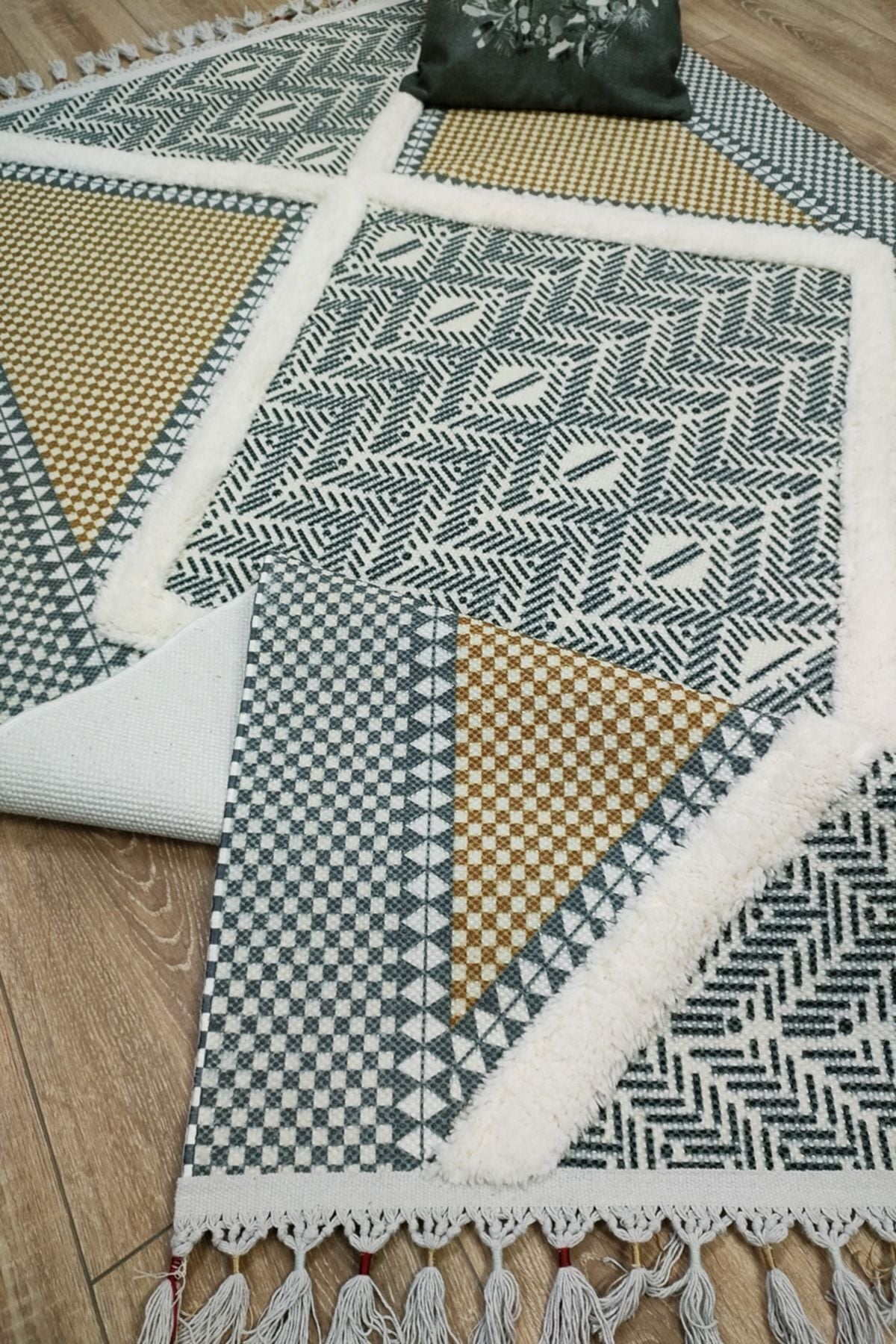Tafting Kilim Serisi Üzeri Peluşlu Dokuma Taban Dekoratif Kilim
