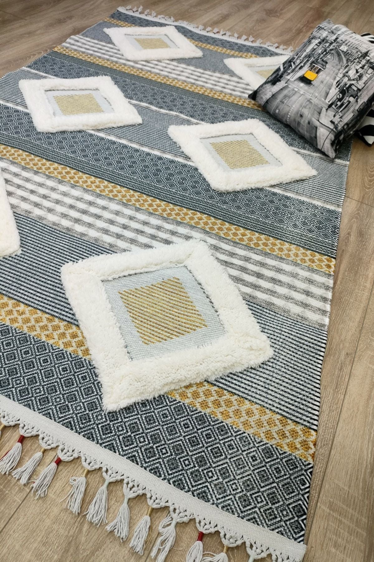 Tafting Kilim Serisi Üzeri Peluşlu Dokuma Taban Dekoratif Kilim