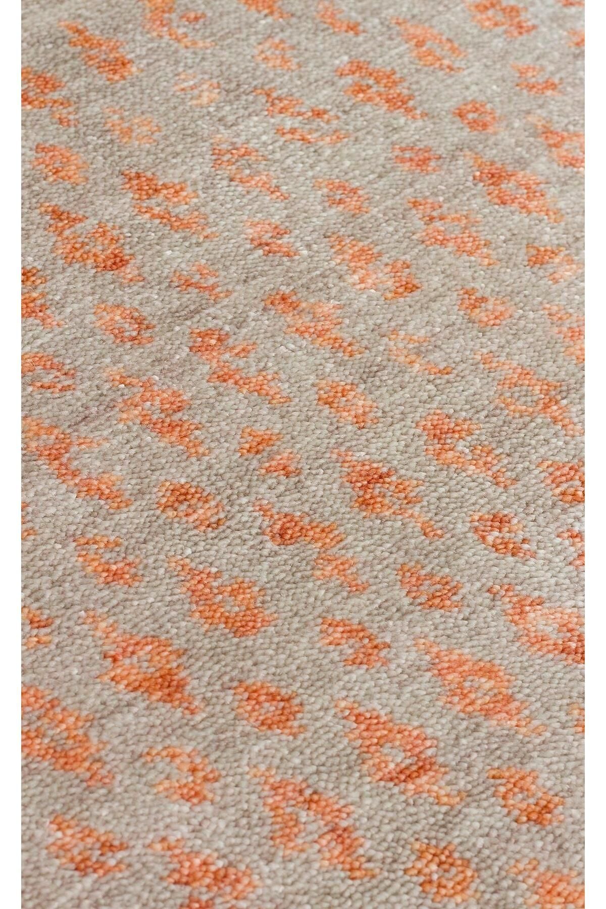ZARA ZR 15 BEIGE AUTUMN  Otantik Desenli El Emeği İle Özel Tezgahlarda Üretilen Modern Uşak Halısı