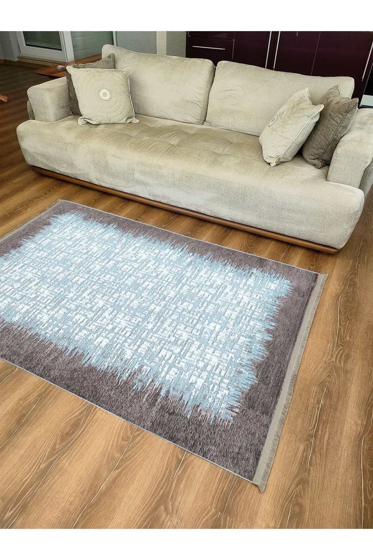 Halı Vagonu Serisi Mavi Tonlarında Çerçeveli Etnik Desen Kaymaz Taban Şönil Halı