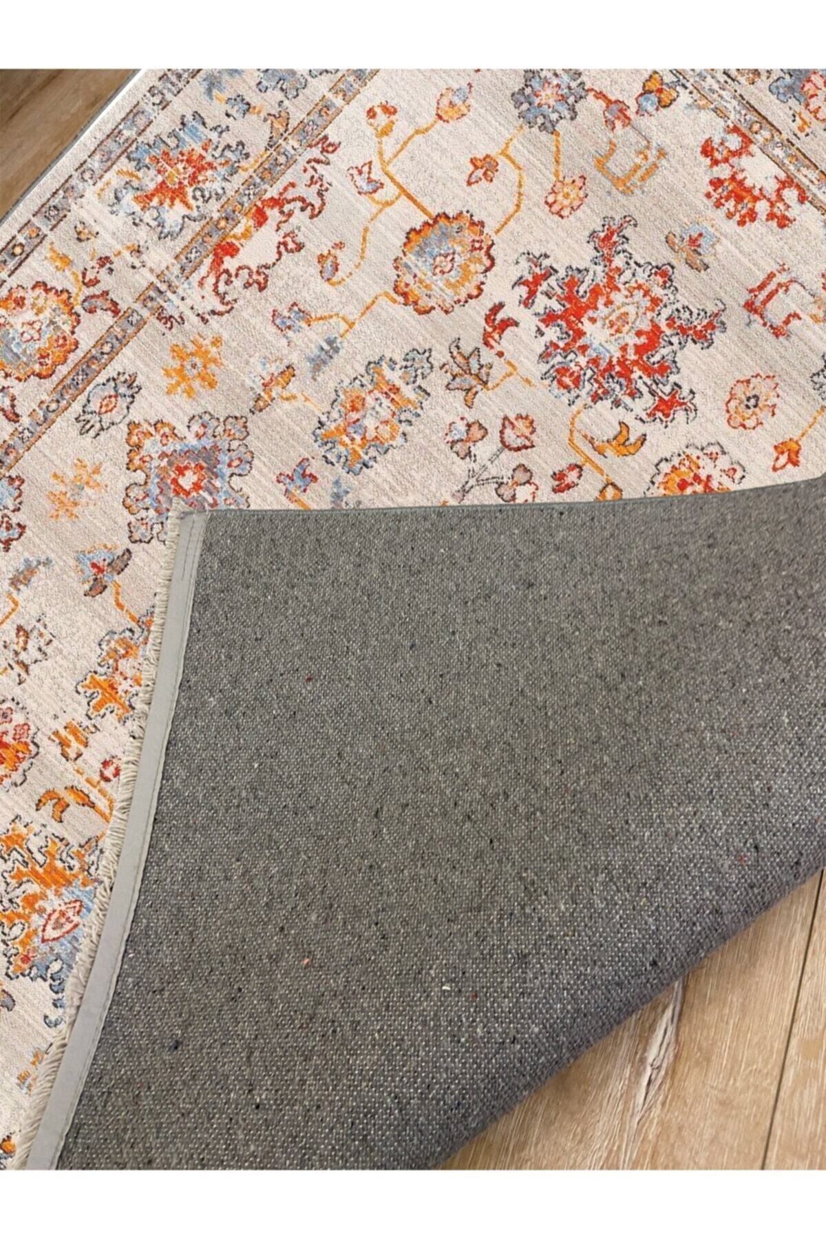 Halı Vagonu 2037 Krem Tonlarında Çiçek Temalı Bordürlü Desen Kaymaz Taban Dekoratifl Halı