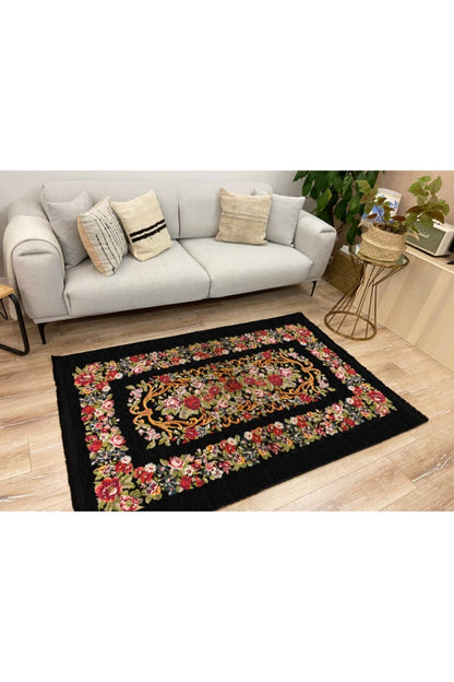 Halı Vagonu 2001 Siyah Tonunda Çiçekli Bordürlü Eskitme Desen Kaymaz Taban Dekoratifl Halı
