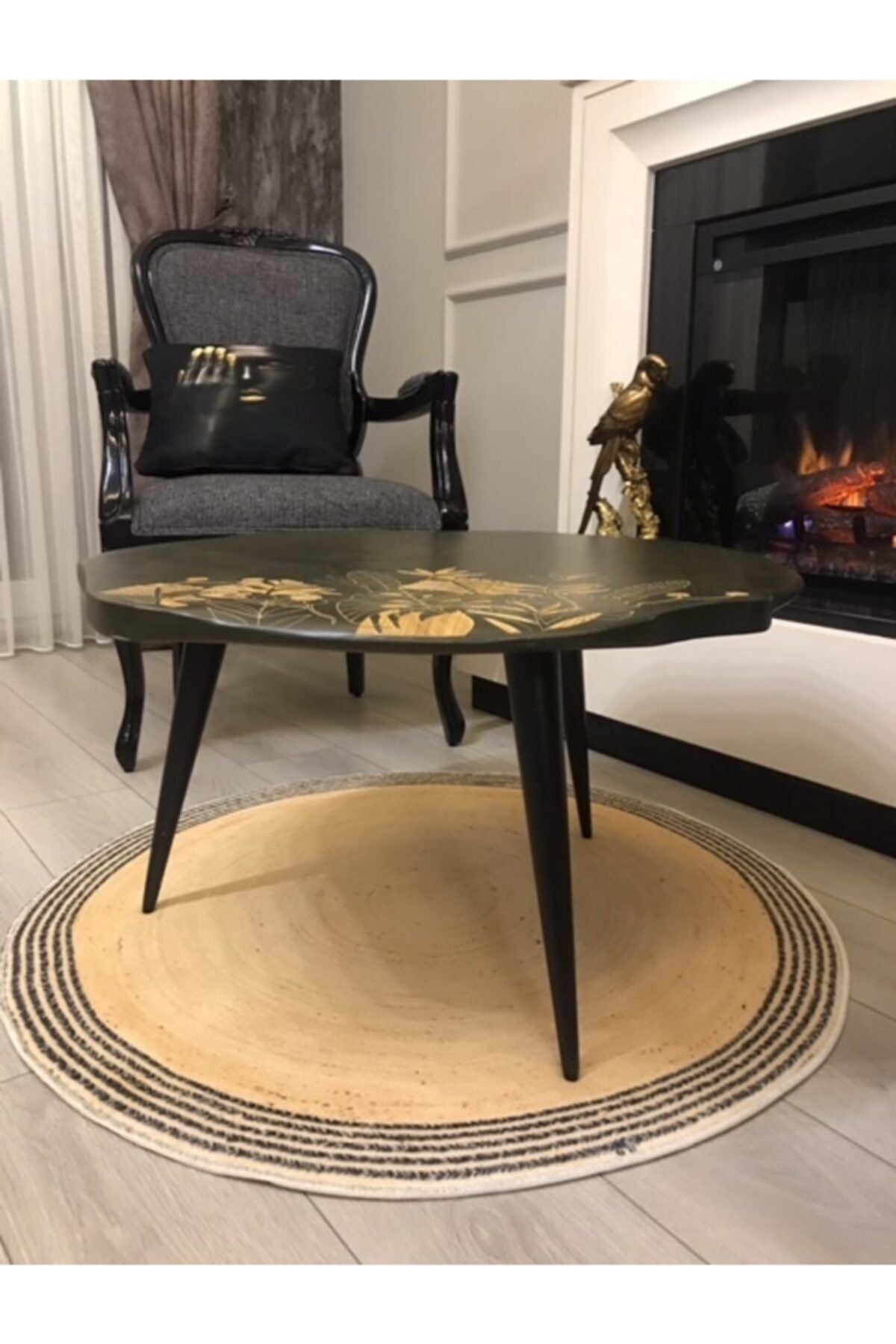 Bej Jüt Efektli Dijital Baskılı Yuvarlak Halı Jute07, mikrofiber kumaş ile üretilmiş, yumuşak ve parlak dokuya sahip.