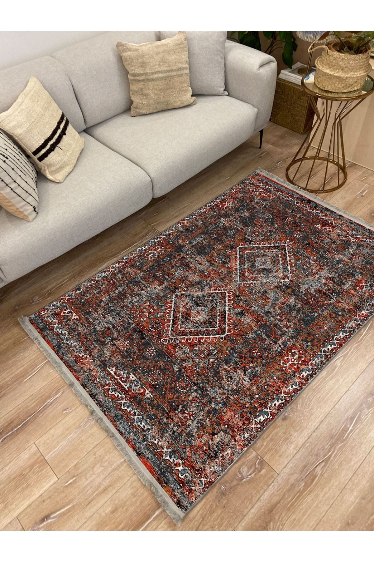 Mars 2157 Bordo Tonlarında Klasik Eskitme Desen Saçaklı Dekoratif Halı