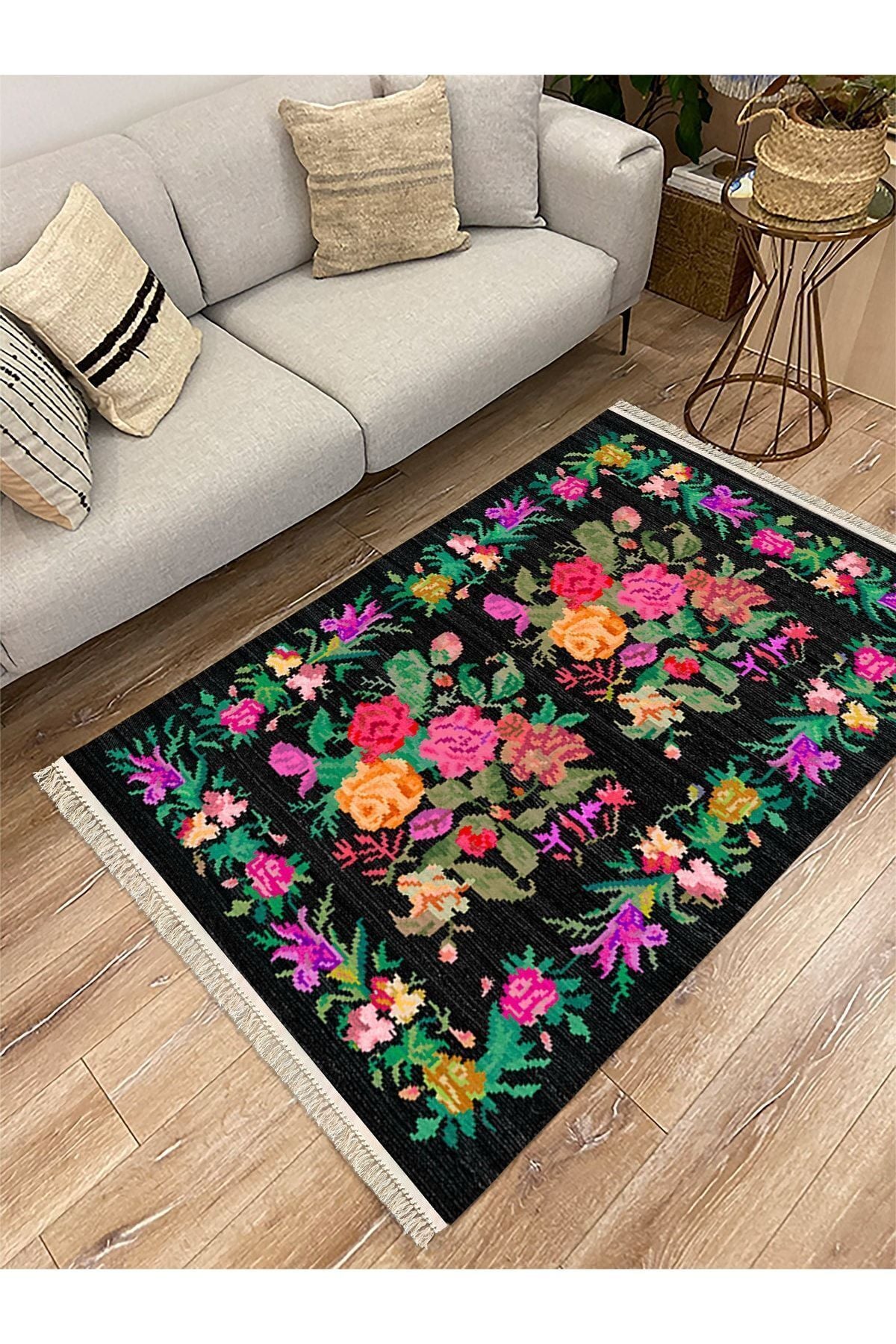 Cotton Serisi Siyah Taban Ütsünde Renkli Çiçek Motifli Otantik Dekoratif Dokuma Taban Kilim