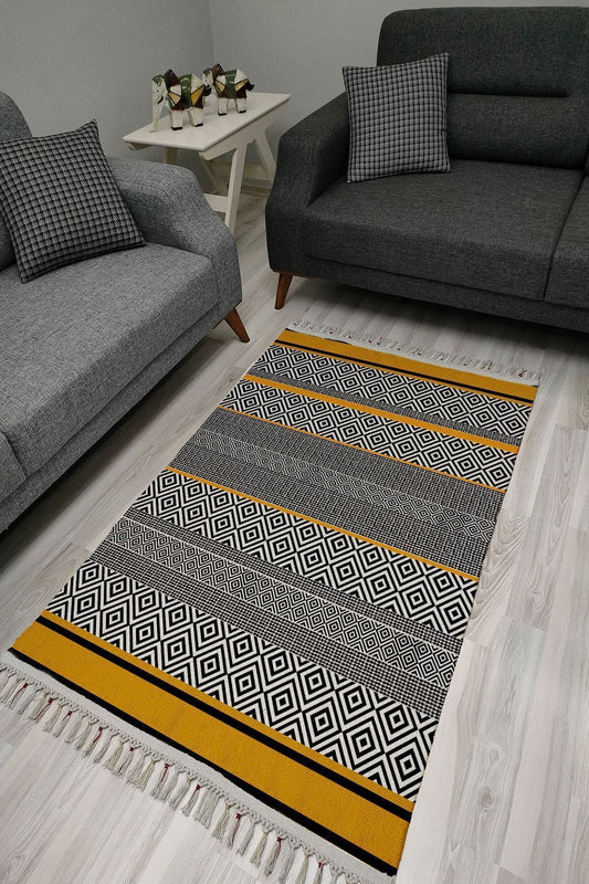 Cotton Kilim 3004 Sarı Siyah Geometrik Desenli Dekoratif Dokuma Taban Kilim