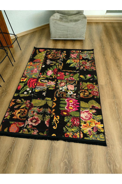 Halı Vagonu 2094 Patchwork Eskitme Vintage Görünüm Çiçekli Siyah Dokuma Taban Halı