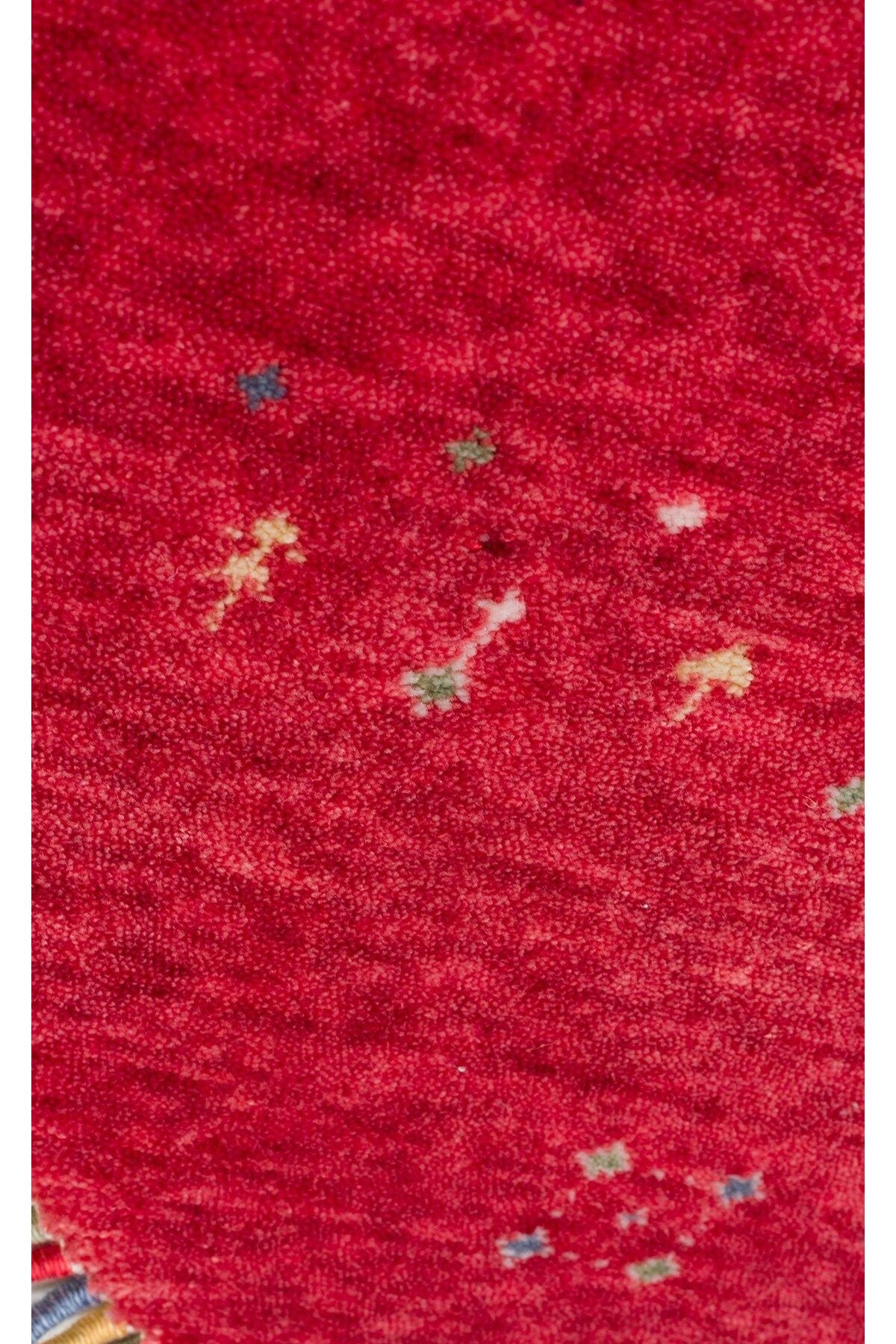 ZARA ZR 06 RED Q Otantik Desenli El Emeği ile Özel Tezgahlarda Üretilen Modern Uşak Halısı