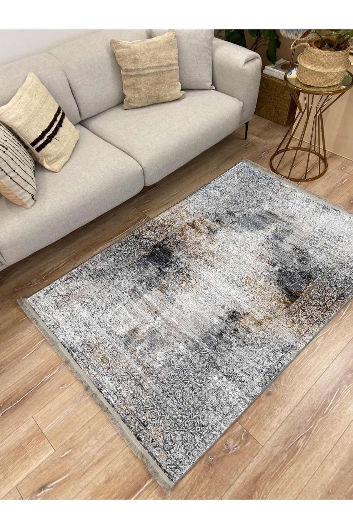 Mars 2163 Gri Tonlarında Klasik Eskitme Desen Saçaklı Dekoratif Halı