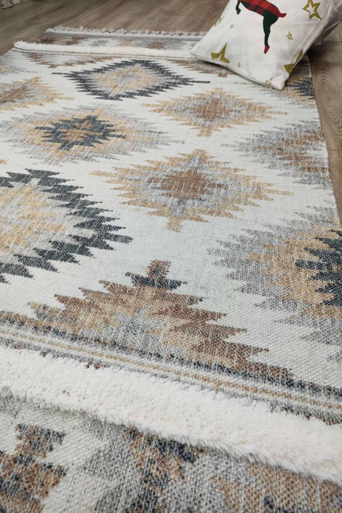 Tafting Kilim Serisi Üzeri Peluşlu Dokuma Taban Dekoratif Kilim