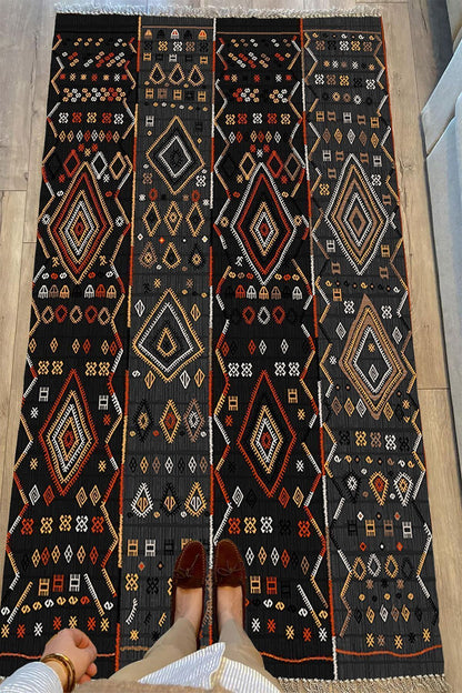Cotton Serisi Siyah Gri Orta Çağ Motifli Otantik Eskitme Desenli Dekoratif Dokuma Taban Kilim