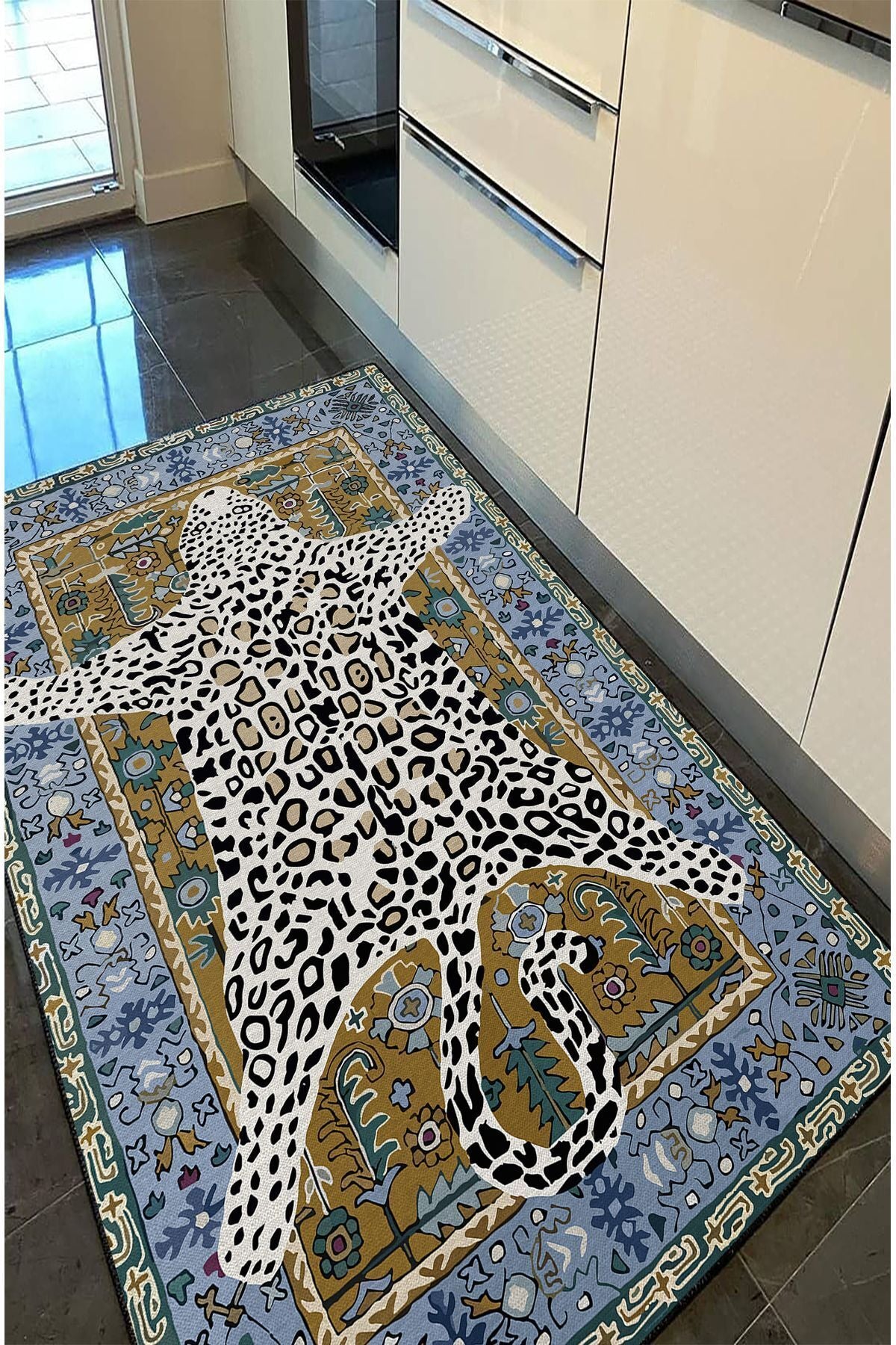 Halı Vagonu 44 Modern Stil Kaplan Post Figürlü Salon Halısı Yıkanabilen Dekoratif Halı