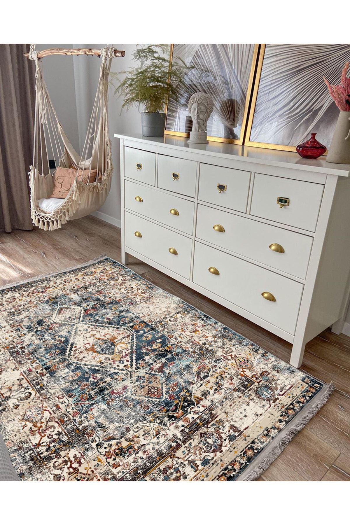 Mars 2162 Krem Ve Mavi Tonlarında Klasik Eskitme Desen Saçakli Dekoratif Halı