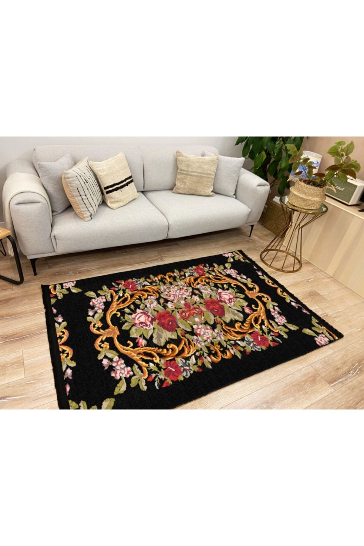 Halı Vagonu 2005 Siyah Tonunda Çiçekli Desen Kaymaz Taban Dekoratif Halı