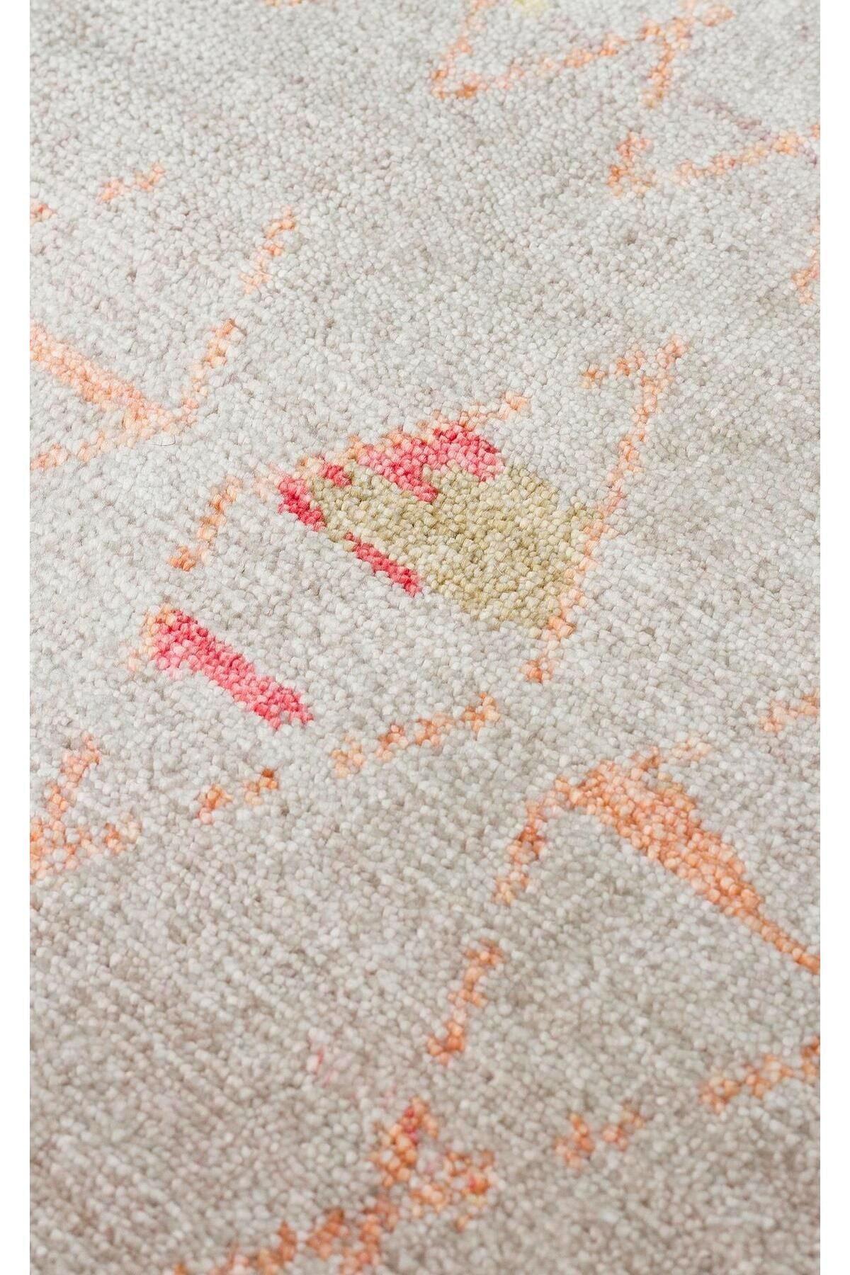 ZARA ZR 15 BEIGE AUTUMN  Otantik Desenli El Emeği İle Özel Tezgahlarda Üretilen Modern Uşak Halısı