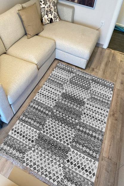 Cotton Serisi Gri Tonlarında Geometrik Eskitme Desen Dekoratif Dokuma Taban Kilim