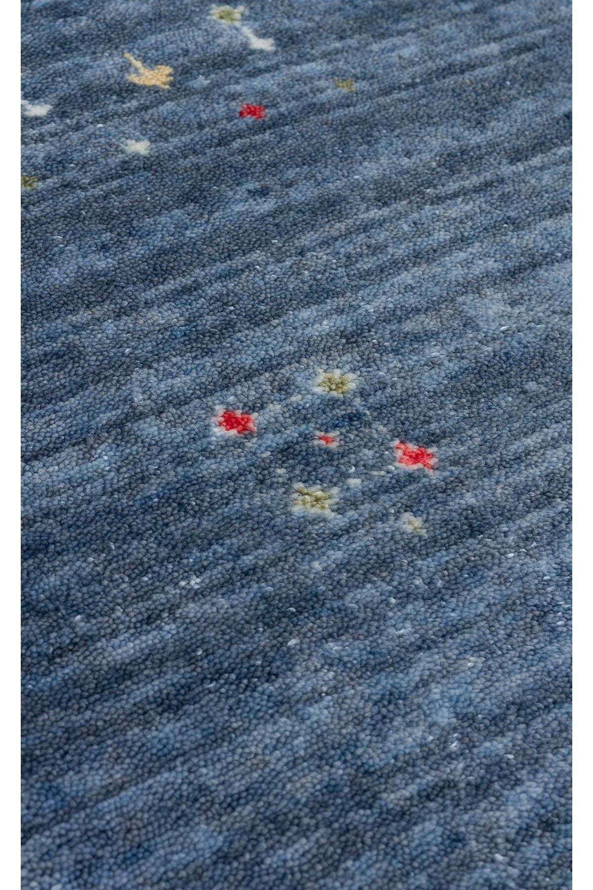 ZARA ZR 06 BLUE Q Otantik Desenli El Emeği ile Özel Tezgahlarda Üretilen Modern Uşak Halısı