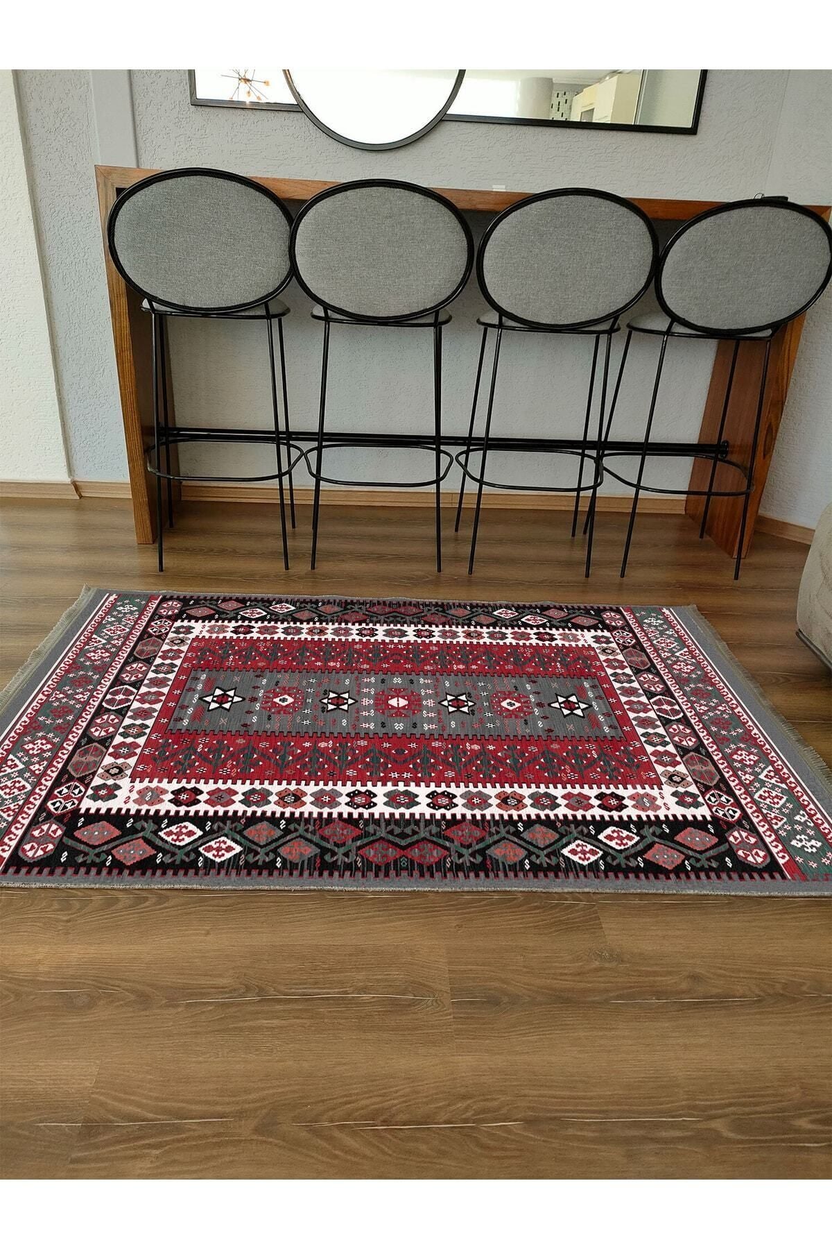 Halı Vagonu Serisi Antik Kırmızı Ve Siyah Tonlarında Otantik Desen Kaymaz Taban Şönil Halı