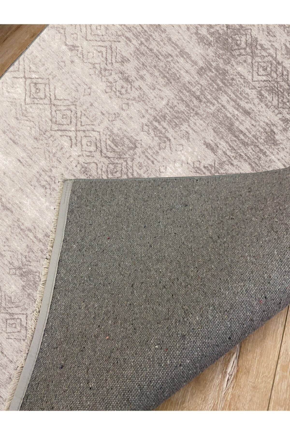 Halı Vagonu 2029 Krem Tonuda Klasik Modern Desenli Kaymaz Taban Dekoratif Halı