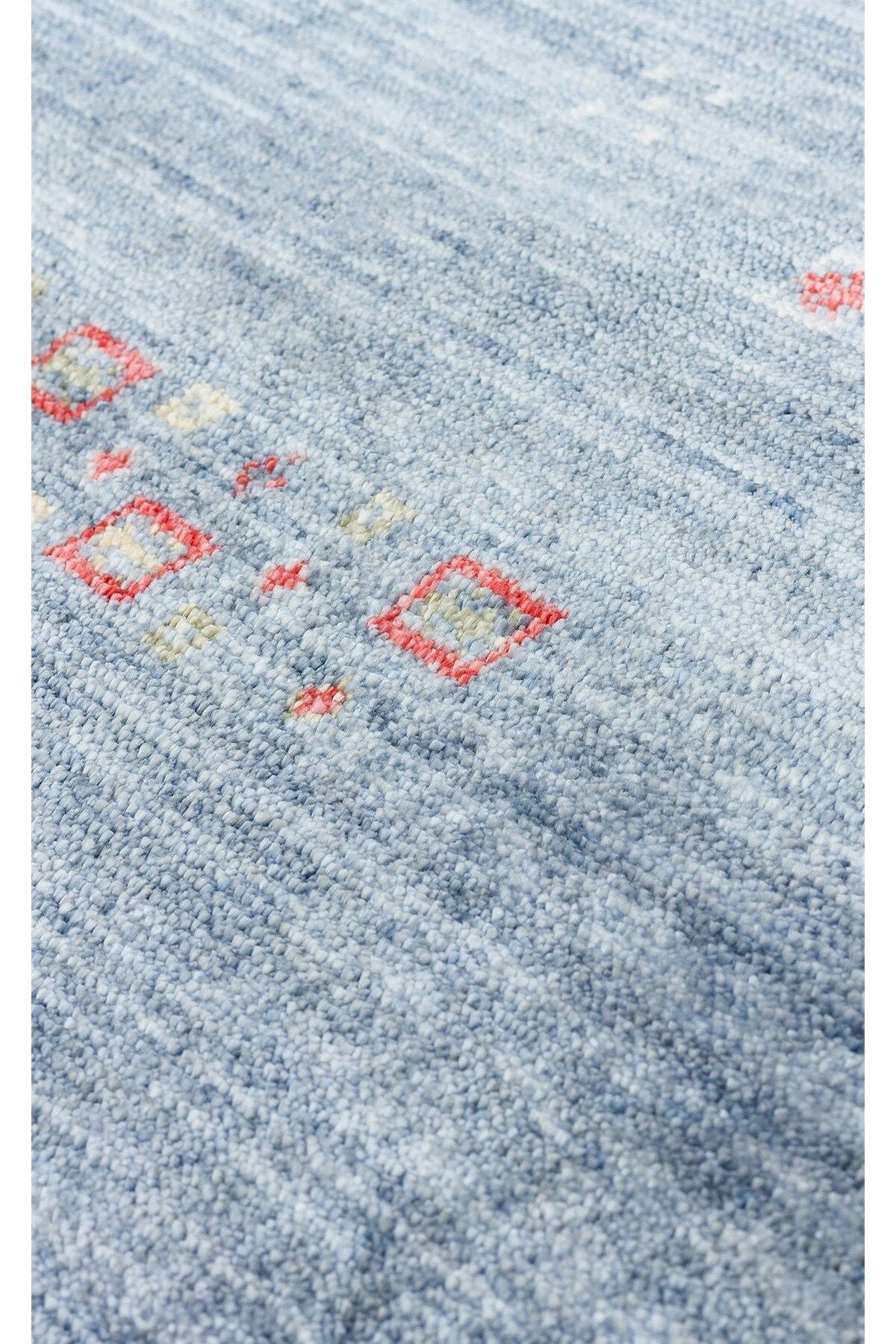 ZARA ZR 06 BLUE Q Otantik Desenli El Emeği ile Özel Tezgahlarda Üretilen Modern Uşak Halısı