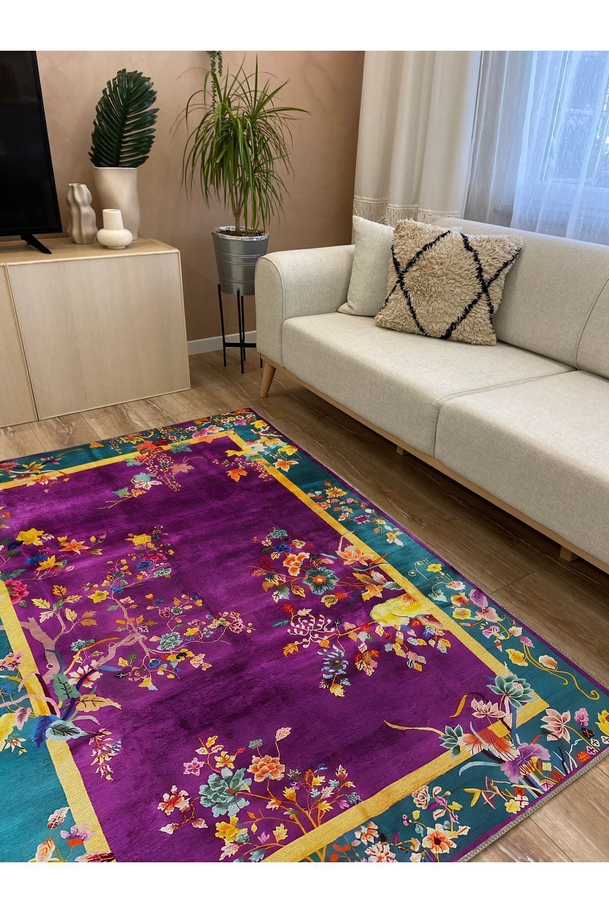 Halı Vagonu 78 Mor Tonlarında Bordürlü Çiçek Temalı Dekoratif Salon Halısı Saçaklı Yıkanabilen Halı