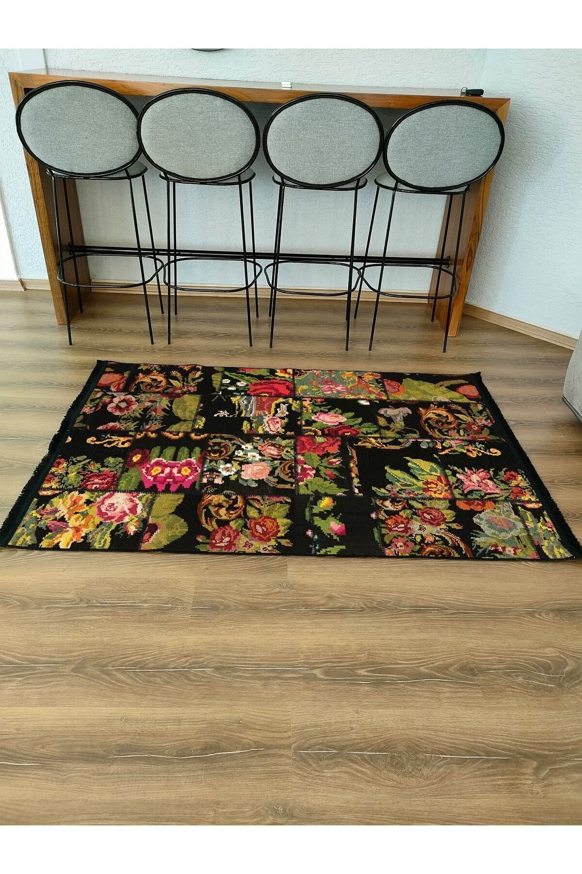 Halı Vagonu Serisi Otantik Çiçekli Patchwork Desen Kaymaz Taban Şönil Halı